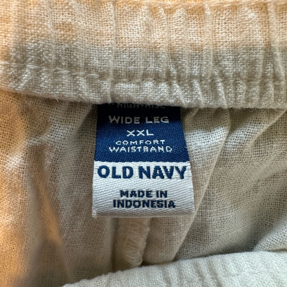 Wide leg Old Navy linen pants. Took off tag before trying on. Fits like 3X.